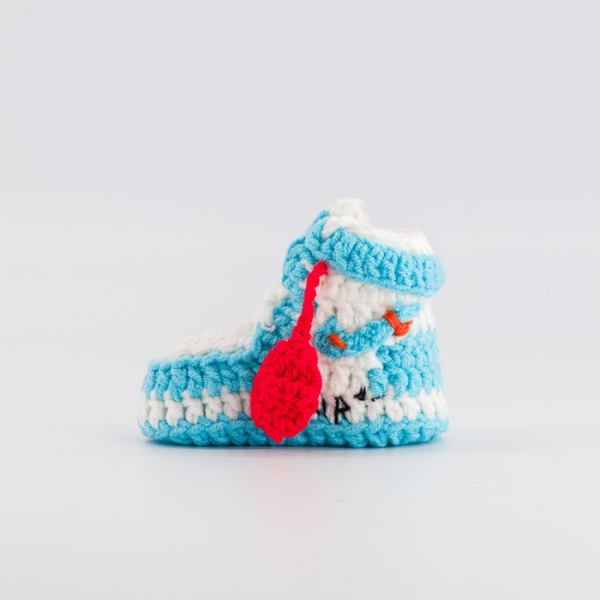 Carolina Cream — handmade crochet baby shoes