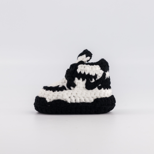 Panda — handmade crochet baby shoes